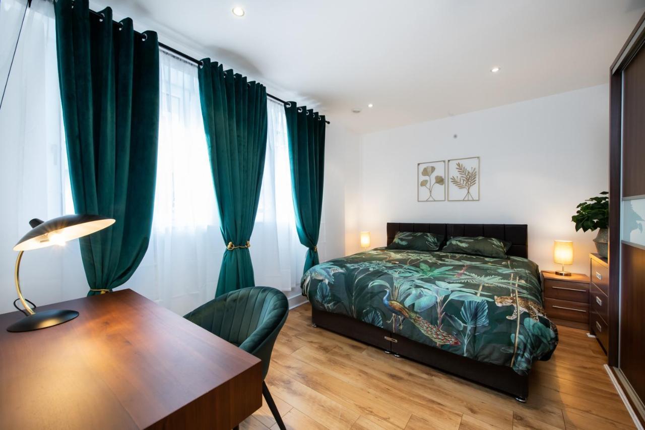 London Nino Apartments Bagian luar foto