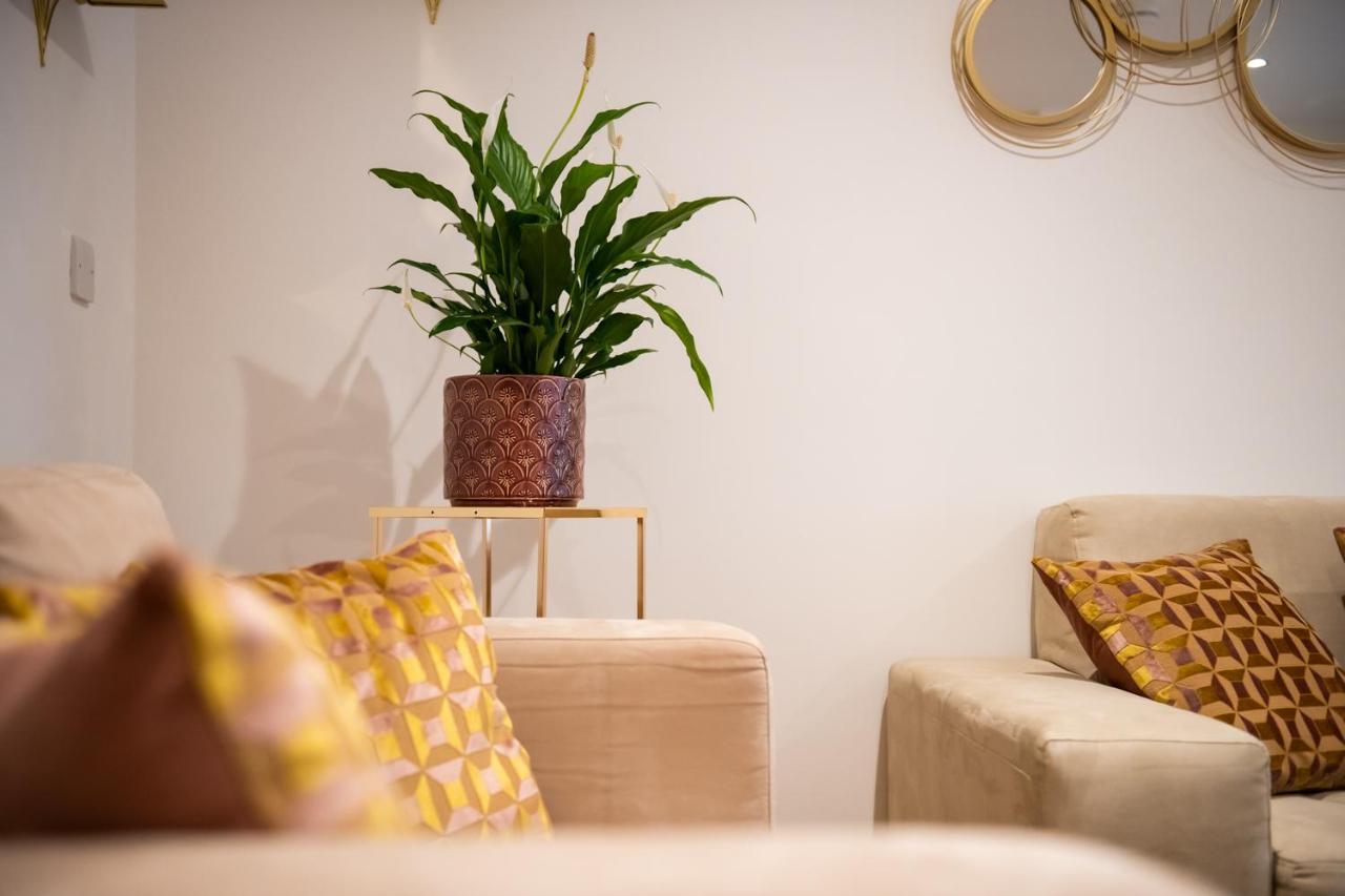 London Nino Apartments Bagian luar foto